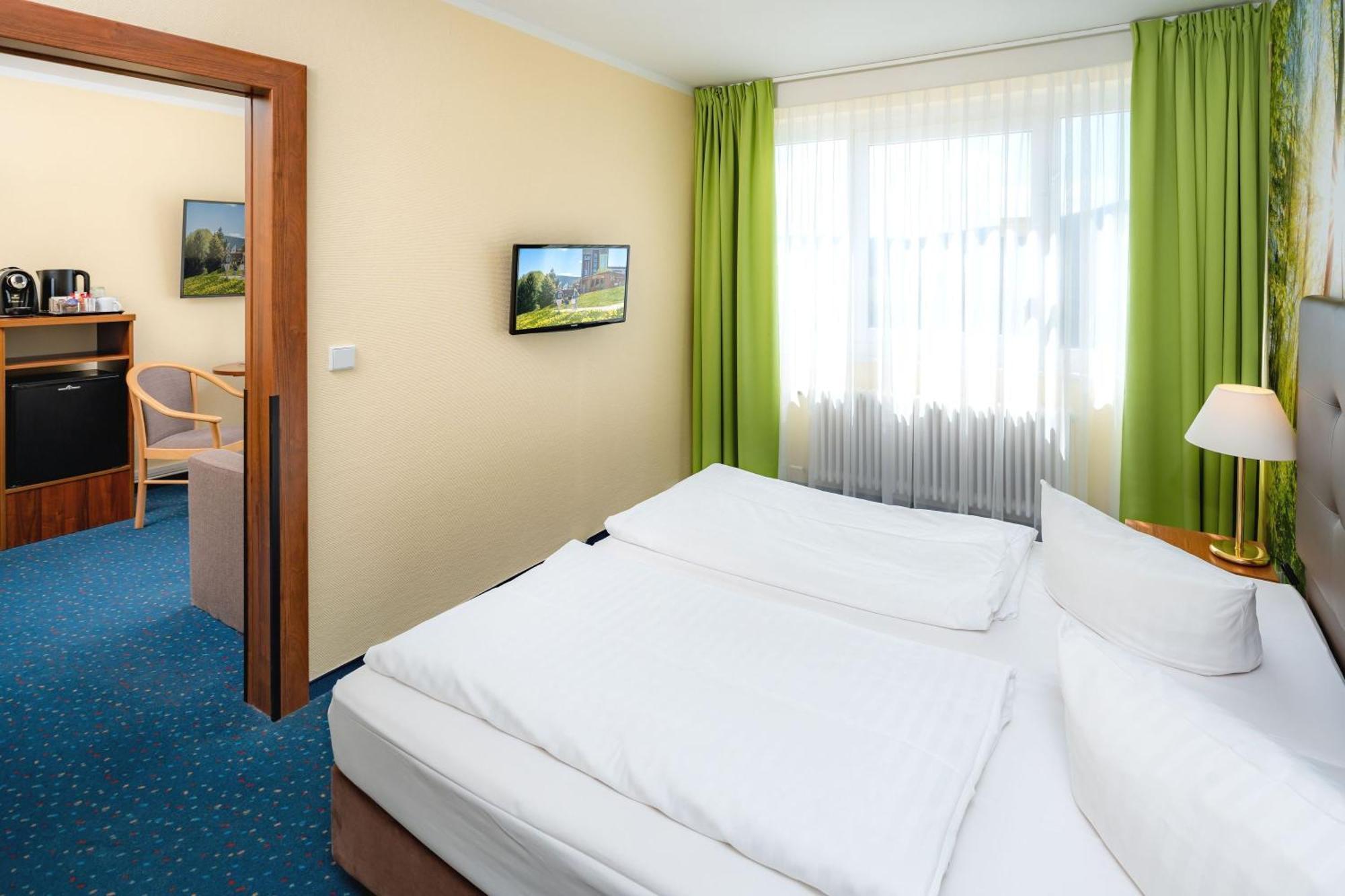 Ahorn Hotel Am Fichtelberg โอเบอร์วีเซินธาล ภายนอก รูปภาพ